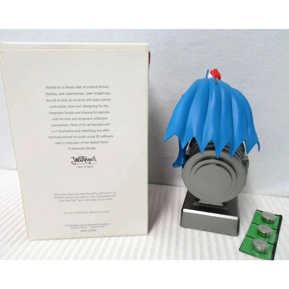 Hallmark Keepsake 2018 Batman Peekbuster Motion-Activated Christmas Ornament - Picture 2 of 3
